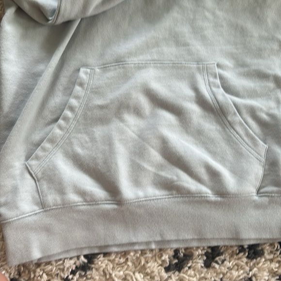 New WO Tags Men’s Hoodie. Size Small - Picture 3 of 4